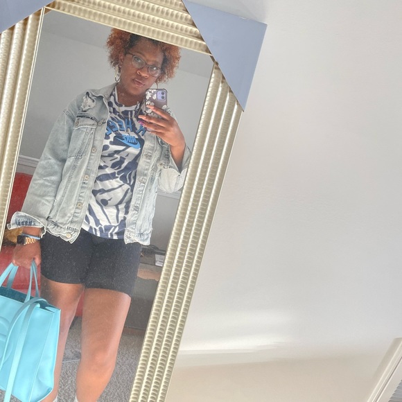 Meet your Posher, Rhea - Picture 3 of 5